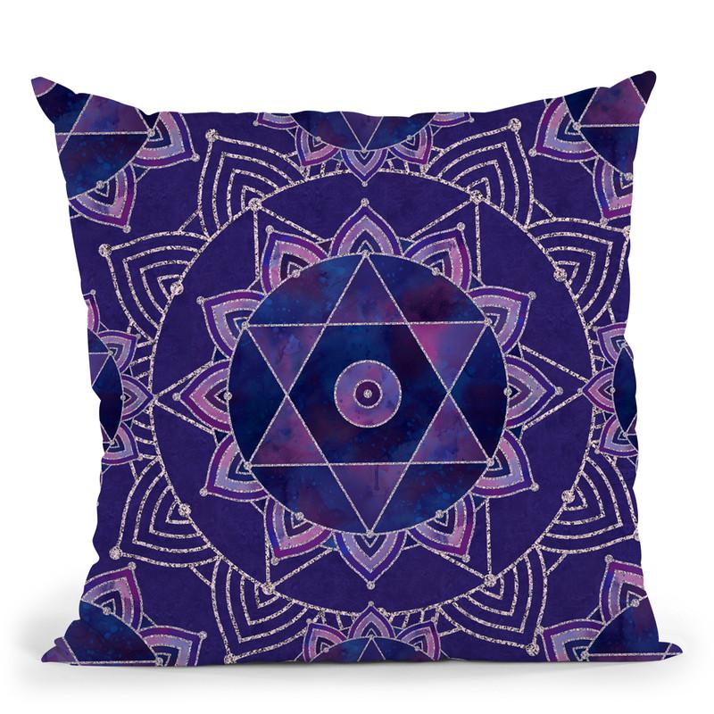 Tribal Purpur I Throw Pillow By Andrea Haase