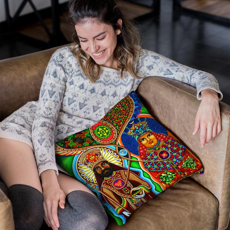 King N Queen Throw Pillow By Chris Dyer - All About Vibe