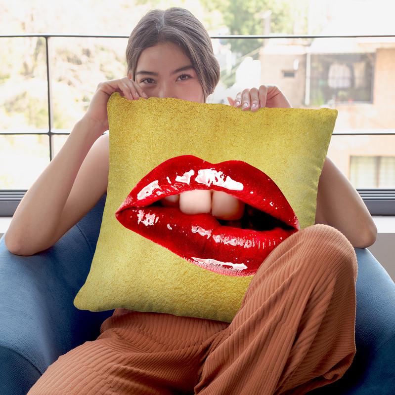 Fashion Lips Throw Pillow By Alexandre Venancio