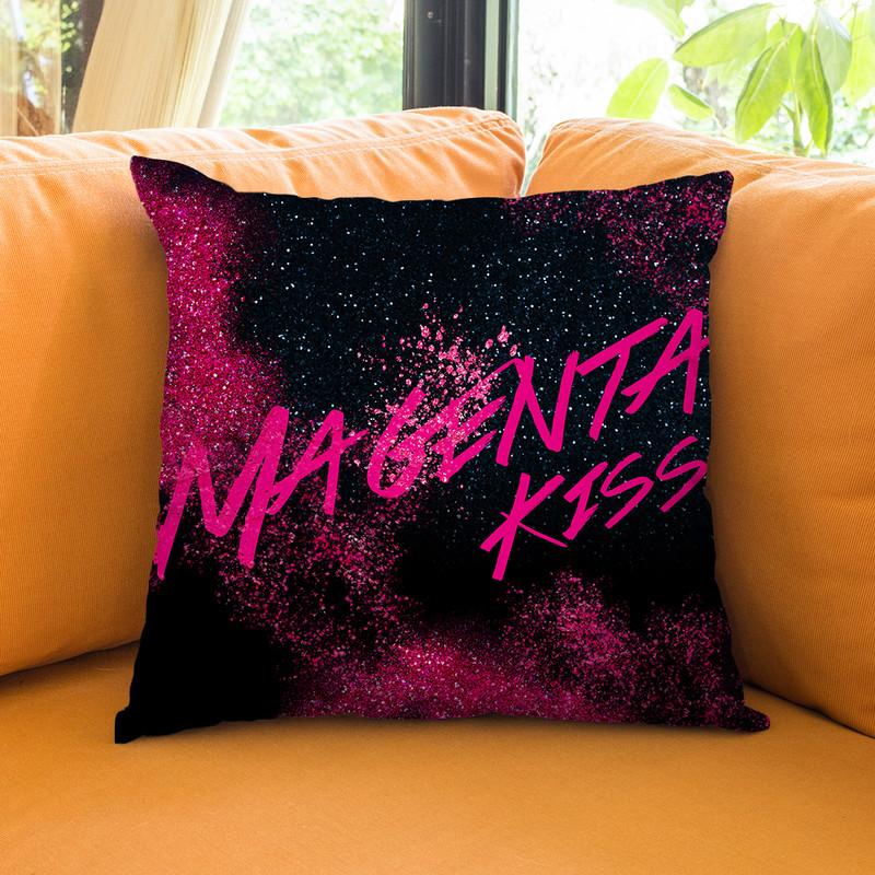 Fashion Magentakiss Ii Throw Pillow By Alexandre Venancio