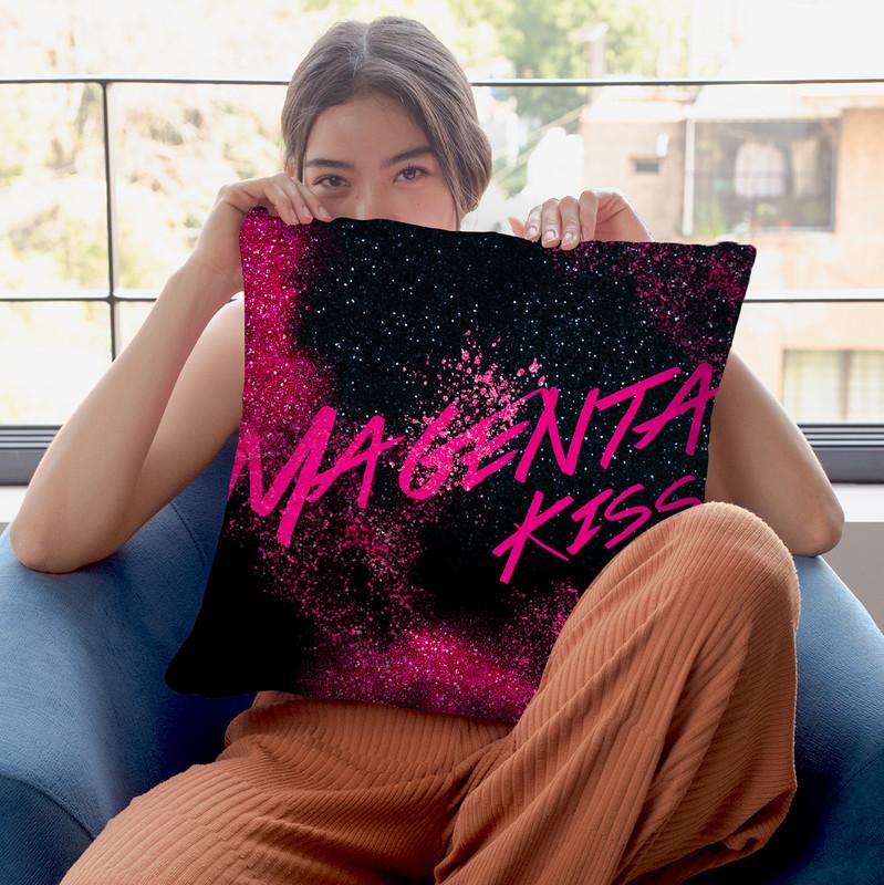 Fashion Magentakiss Ii Throw Pillow By Alexandre Venancio
