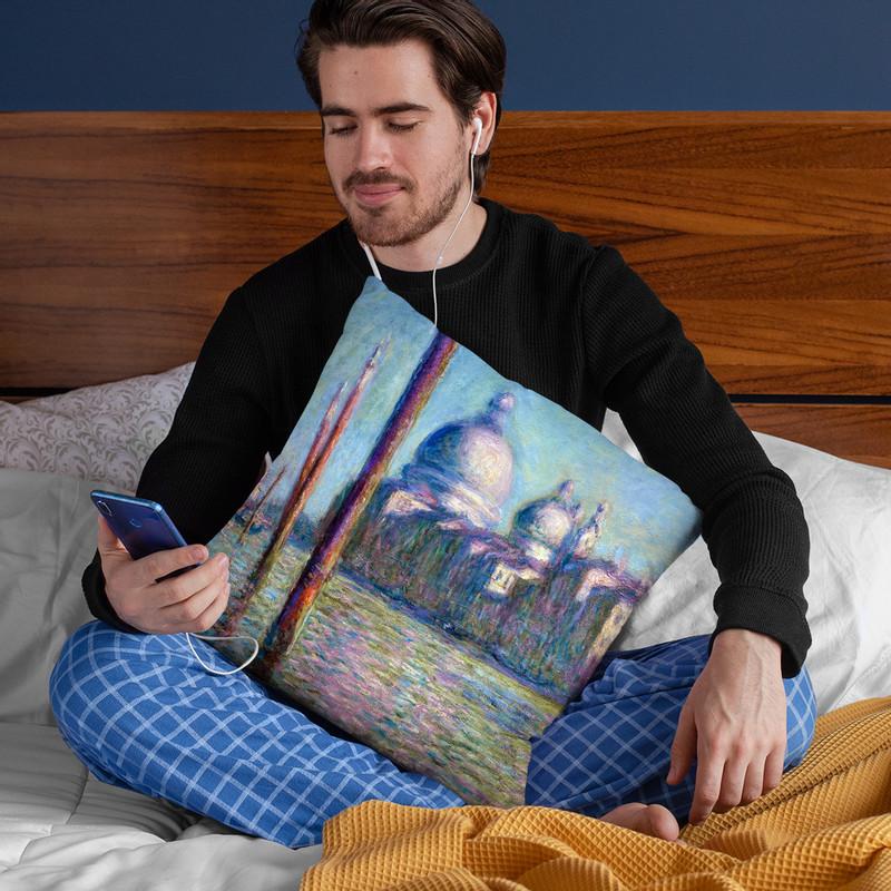 Le Grand Canal Throw Pillow By Claude Monet