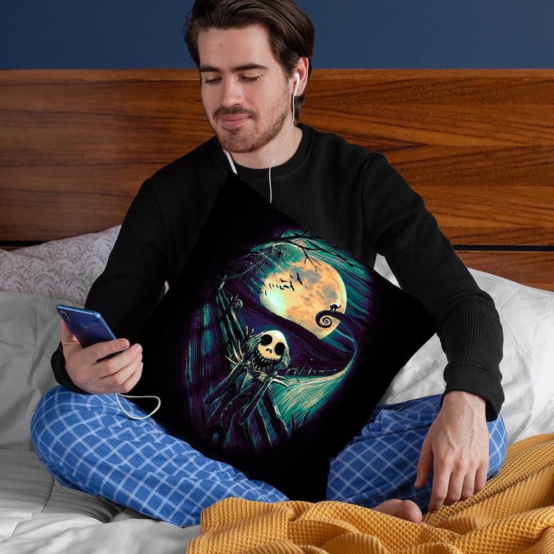 The Scream Before Christmas 3 Throw Pillow By Nicebleed