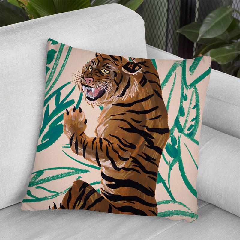 Tigre De Siberie Iv Throw Pillow By World Art Group